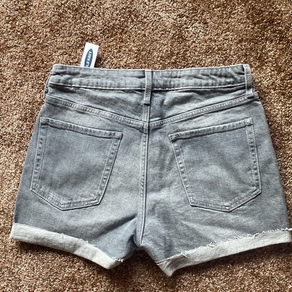 Size 10 perfect condition. Did not fit me well! With tags - Picture 2 of 3